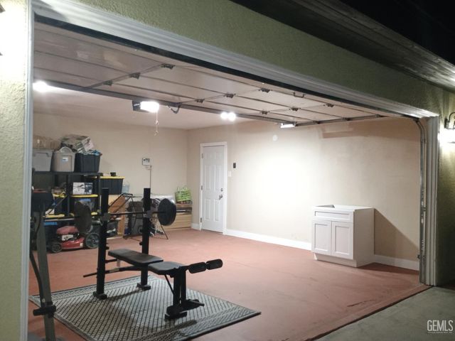 2404 Belvedere Ave, Bakersfield, CA 93304