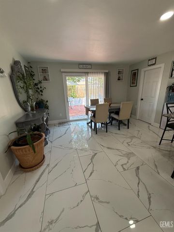 2404 Belvedere Ave, Bakersfield, CA 93304