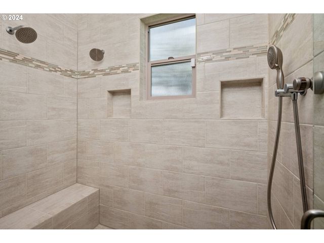 24300 Ne DAYTON Ave, Newberg, OR 97132