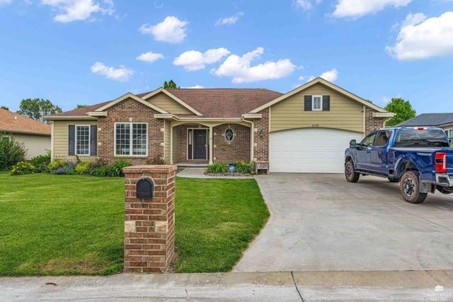 6125 Brookes Way, Manhattan, KS 66502