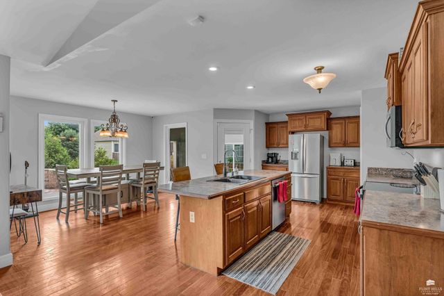 6125 Brookes Way, Manhattan, KS 66502