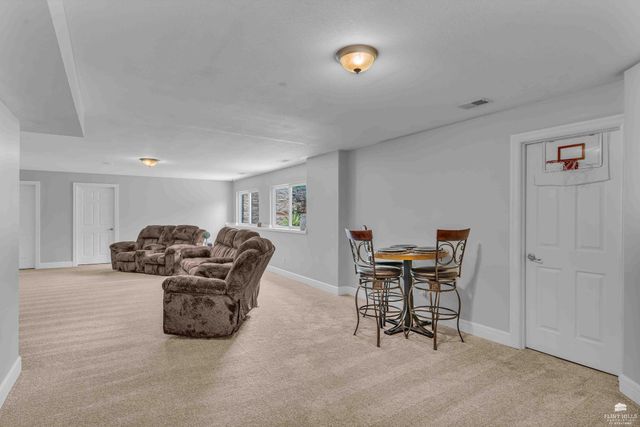 6125 Brookes Way, Manhattan, KS 66502