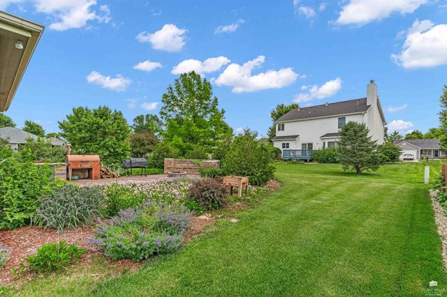 6125 Brookes Way, Manhattan, KS 66502