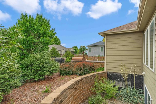 6125 Brookes Way, Manhattan, KS 66502