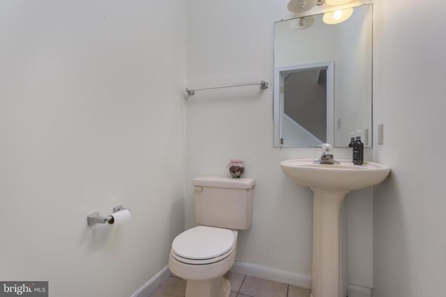 322 FOX KNOLL CT, Hanover, PA 17331