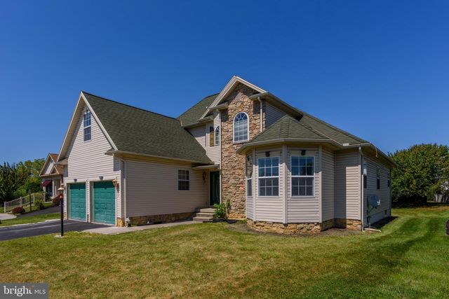 322 FOX KNOLL CT, Hanover, PA 17331