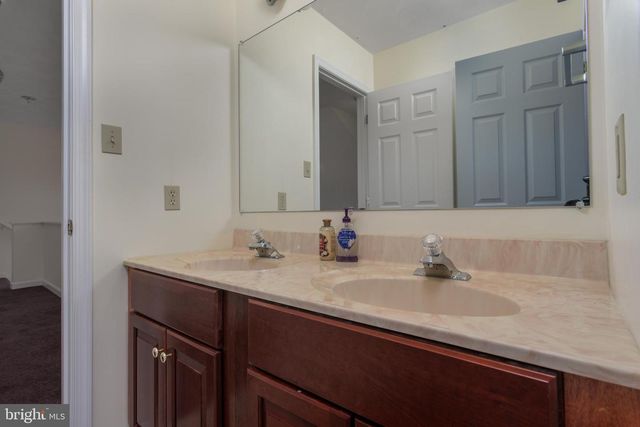 322 FOX KNOLL CT, Hanover, PA 17331