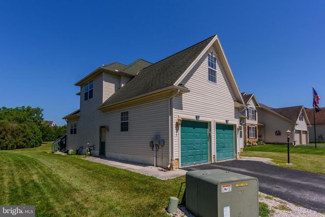 322 FOX KNOLL CT, Hanover, PA 17331