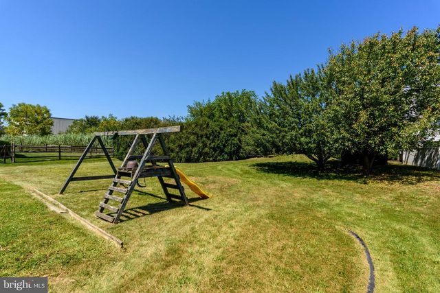 322 FOX KNOLL CT, Hanover, PA 17331