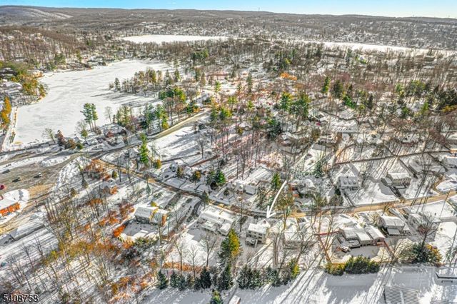 18 Sagamore Trl, Sparta Twp., NJ 07871