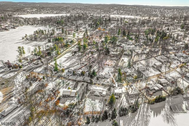 18 Sagamore Trl, Sparta Twp., NJ 07871