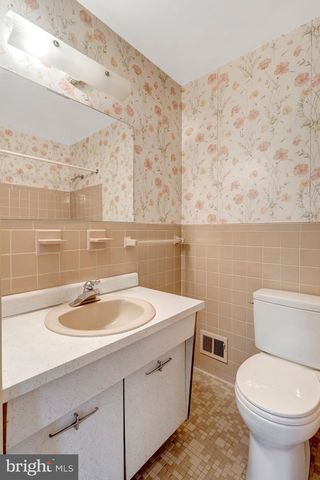 6413 NOBLE DR, Mclean, VA 22101