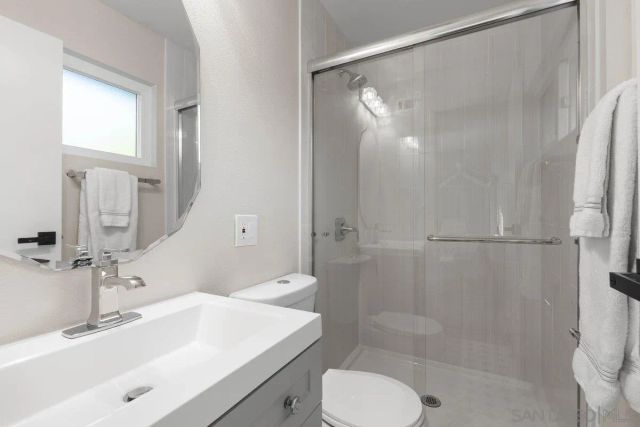 5656 Chandler Dr, San Diego, CA 92117