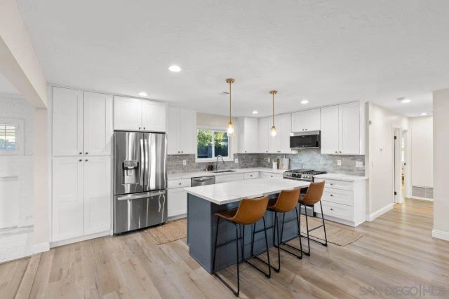 5656 Chandler Dr, San Diego, CA 92117