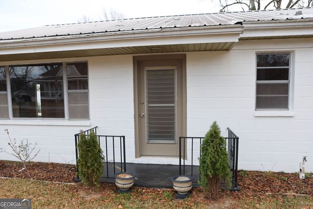 30 Dogwood Lane, Woodbury, GA 30293
