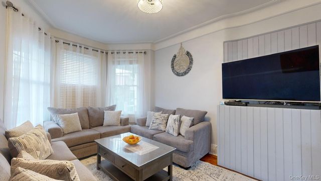 54 Villa Avenue, Yonkers, NY 10704