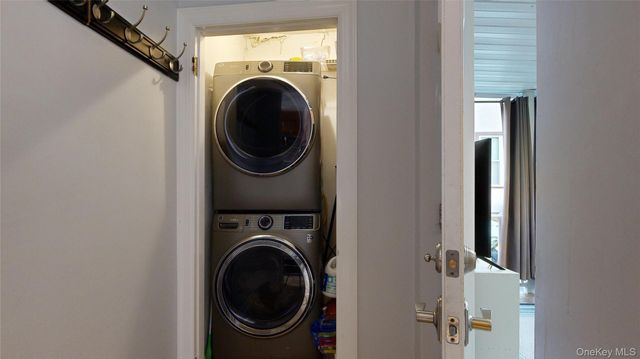 54 Villa Avenue, Yonkers, NY 10704