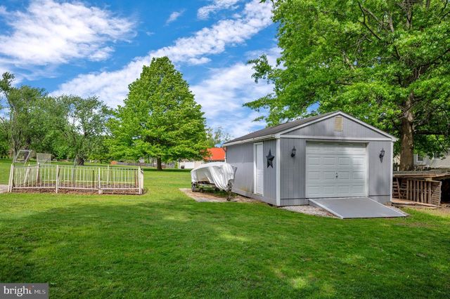 185 EYRE AVE, Sellersville, PA 18960