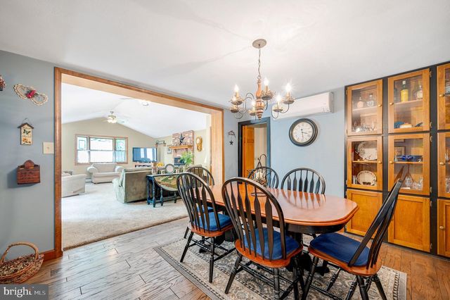 185 EYRE AVE, Sellersville, PA 18960