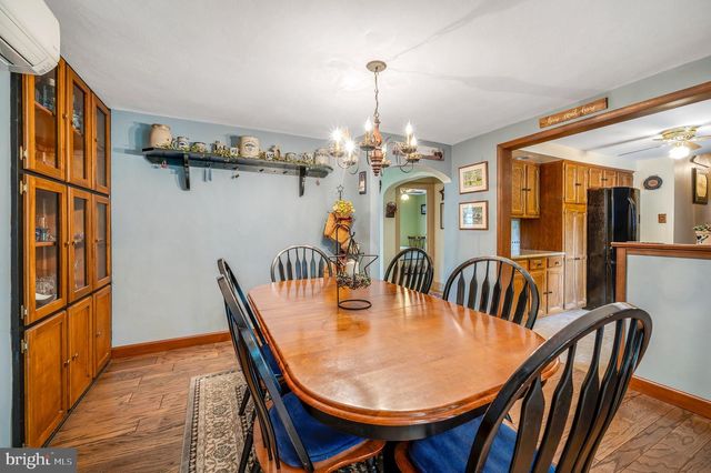 185 EYRE AVE, Sellersville, PA 18960