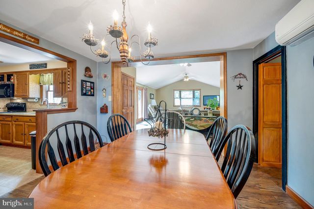 185 EYRE AVE, Sellersville, PA 18960