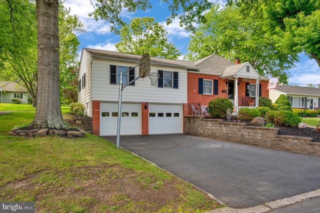 185 EYRE AVE, Sellersville, PA 18960