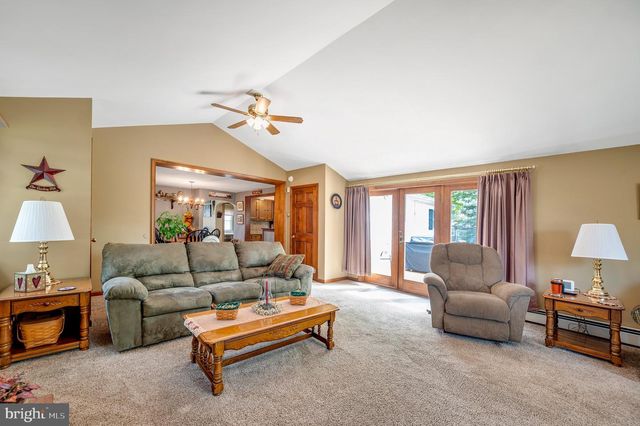 185 EYRE AVE, Sellersville, PA 18960