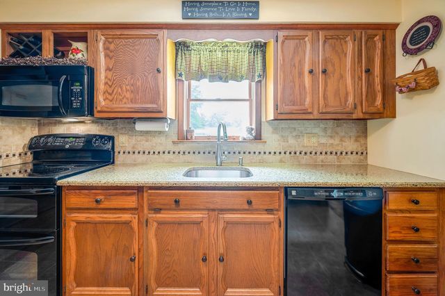 185 EYRE AVE, Sellersville, PA 18960