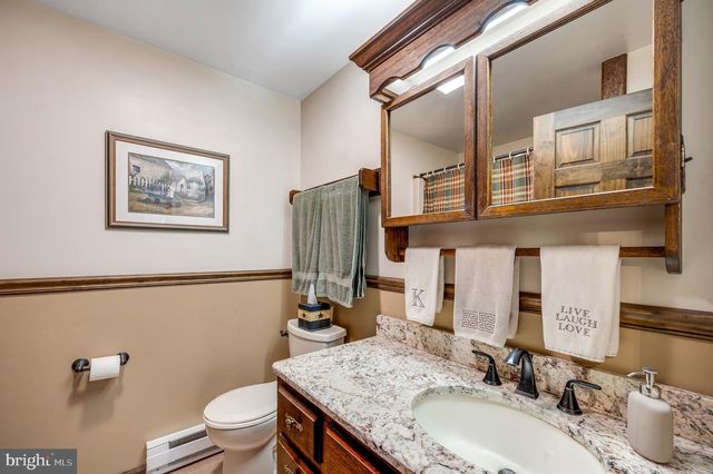 185 EYRE AVE, Sellersville, PA 18960