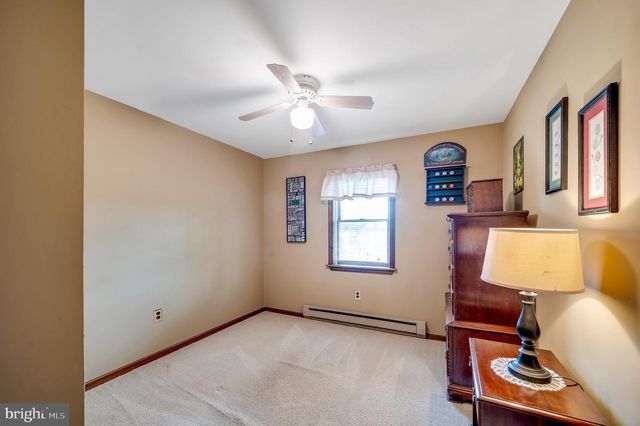 185 EYRE AVE, Sellersville, PA 18960