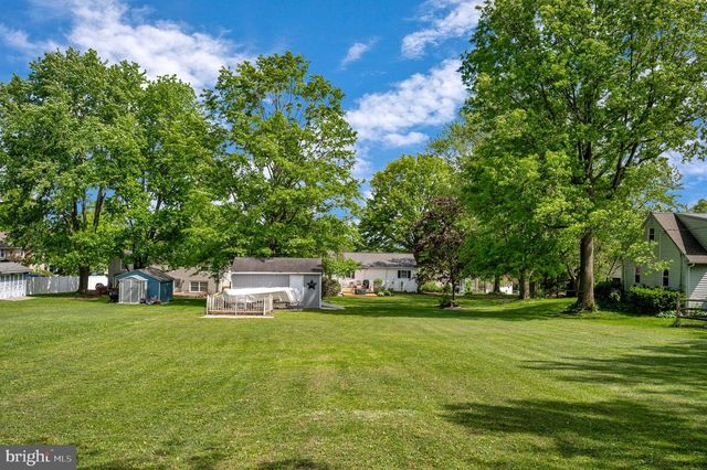 185 EYRE AVE, Sellersville, PA 18960