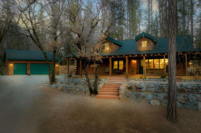 13036 Capitol Dr, Grass Valley, CA 95945