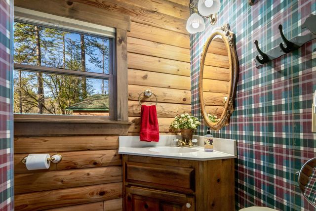 13036 Capitol Dr, Grass Valley, CA 95945