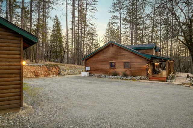 13036 Capitol Dr, Grass Valley, CA 95945