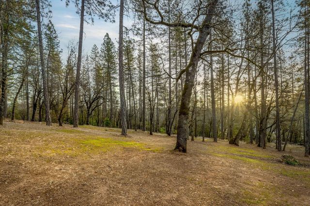 13036 Capitol Dr, Grass Valley, CA 95945