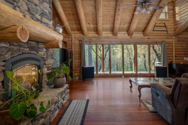 13036 Capitol Dr, Grass Valley, CA 95945