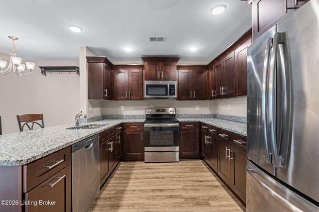 6705 Eagle Wood Dr, Louisville, KY 40272