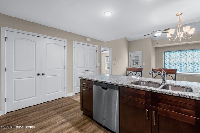 6705 Eagle Wood Dr, Louisville, KY 40272