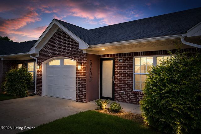 6705 Eagle Wood Dr, Louisville, KY 40272