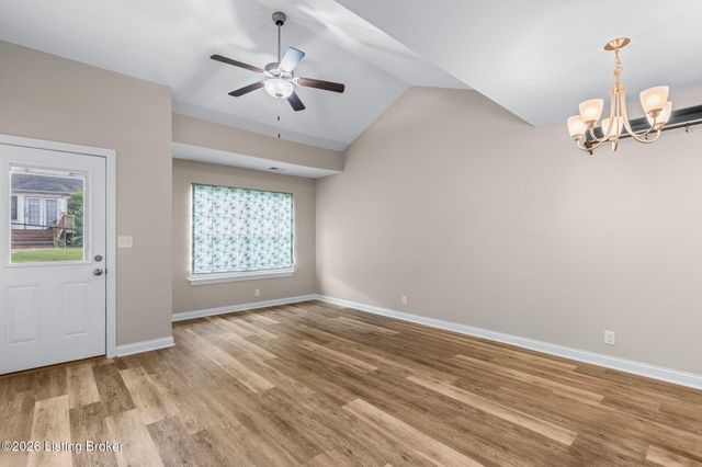 6705 Eagle Wood Dr, Louisville, KY 40272