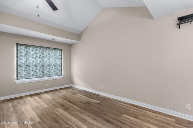 6705 Eagle Wood Dr, Louisville, KY 40272