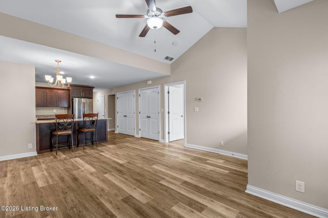 6705 Eagle Wood Dr, Louisville, KY 40272
