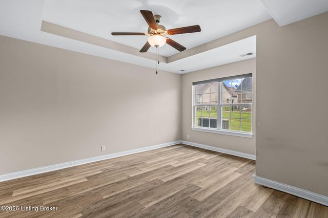 6705 Eagle Wood Dr, Louisville, KY 40272