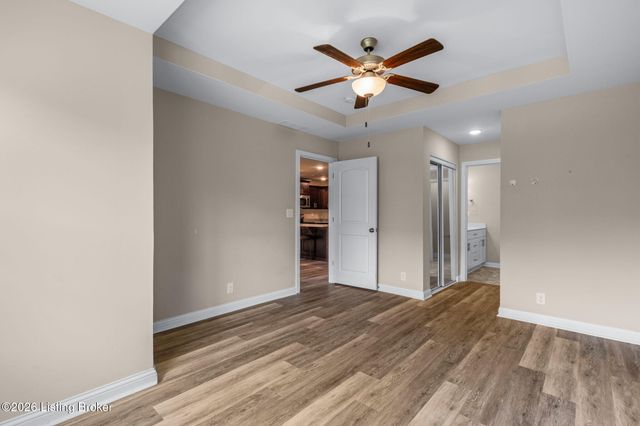 6705 Eagle Wood Dr, Louisville, KY 40272