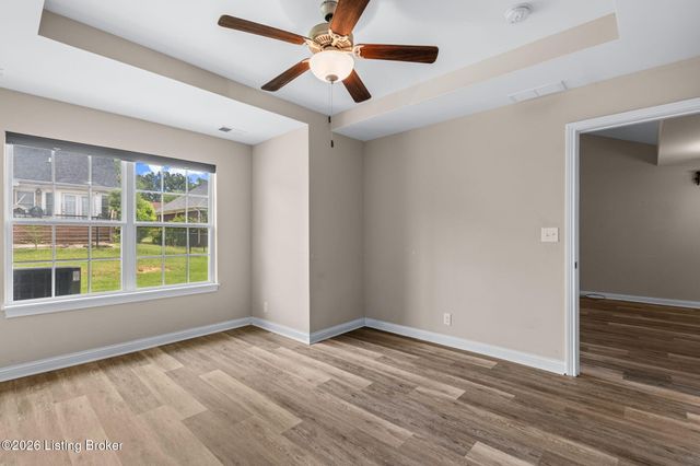 6705 Eagle Wood Dr, Louisville, KY 40272