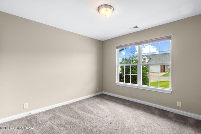 6705 Eagle Wood Dr, Louisville, KY 40272