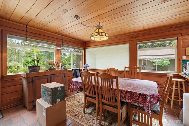 24901 Roberts Drive, Black Diamond, WA 98010