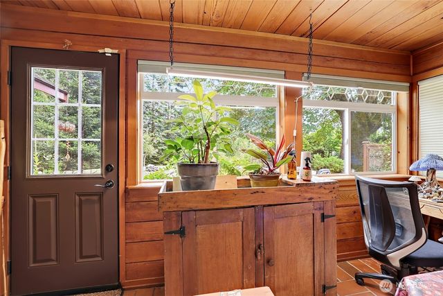 24901 Roberts Drive, Black Diamond, WA 98010