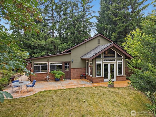24901 Roberts Drive, Black Diamond, WA 98010