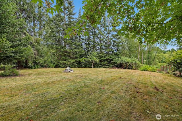 24901 Roberts Drive, Black Diamond, WA 98010